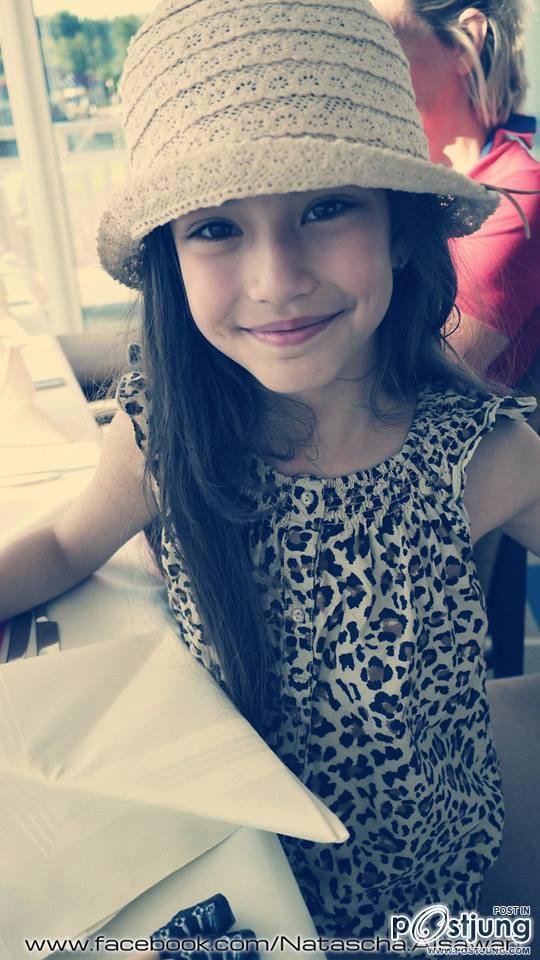 น้องนาทัชชา ใครเห็นเป็นต้องหลงรัก