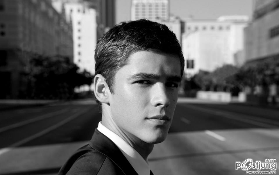 Brenton Thwaites เจ้าชายPhilip จากหนัง Maleficent