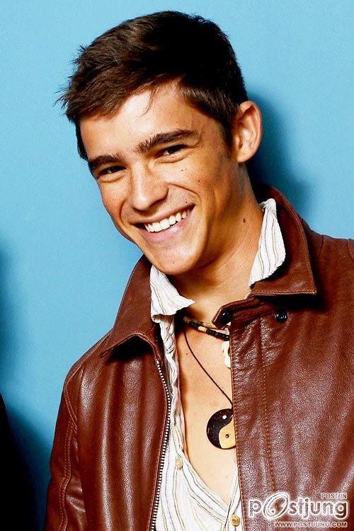Brenton Thwaites เจ้าชายPhilip จากหนัง Maleficent