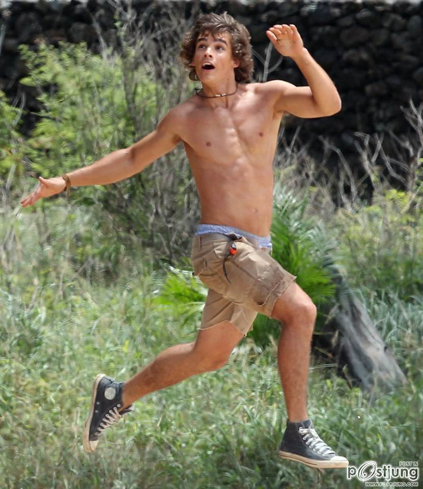 Brenton Thwaites เจ้าชายPhilip จากหนัง Maleficent