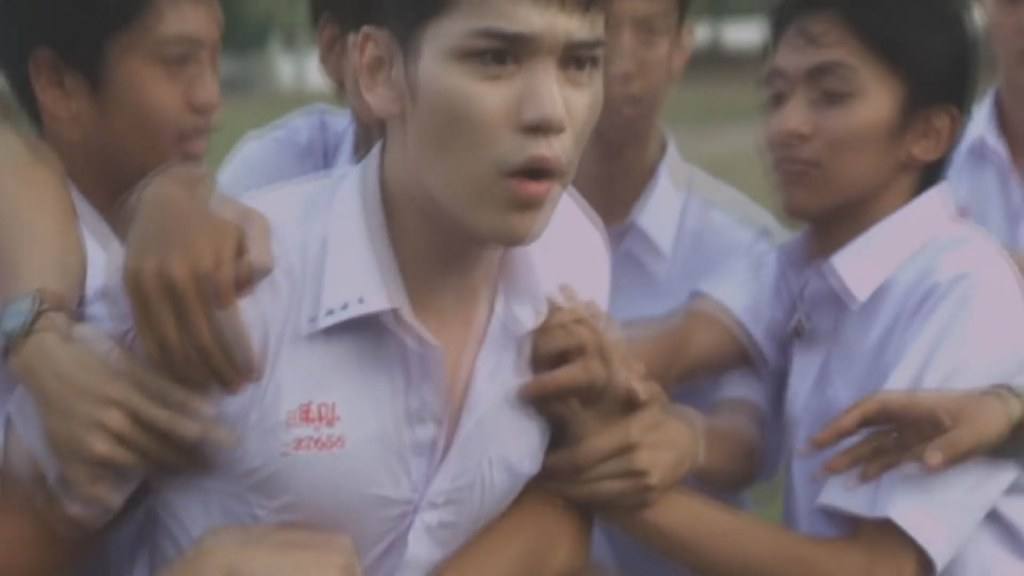 ใผได้เบิ่งแด่ม่วนอยู่บ่อ ถ้าเป็นหนังเกย์คงชิเป็นตาเบิ่งเน๊าะ  ประโยคสัญญารัก