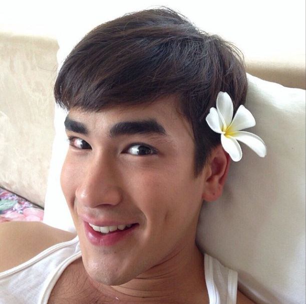 ณเดชน์ คูกิมิยะ กับอิริยาบถขี้เล่น หล่อฟุดๆ