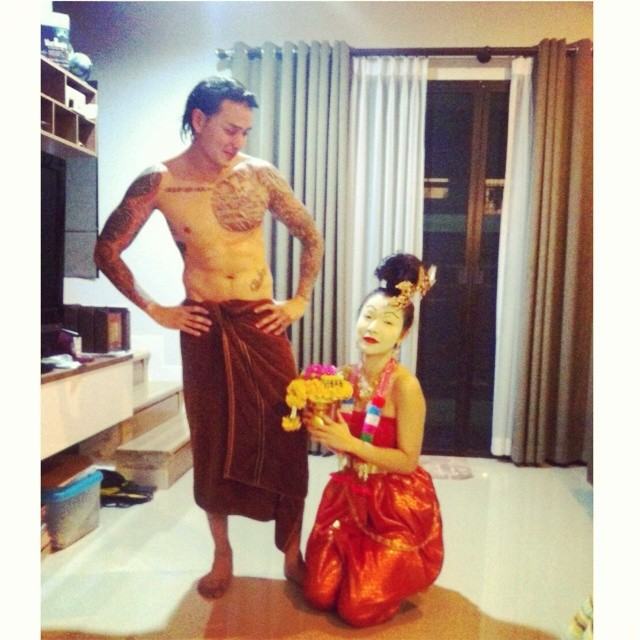 นางเอาจริง "ดีเจต้นหอม" หอบดอกไม้ธูปเทียนขอขมา "แทค ภรัญญู"