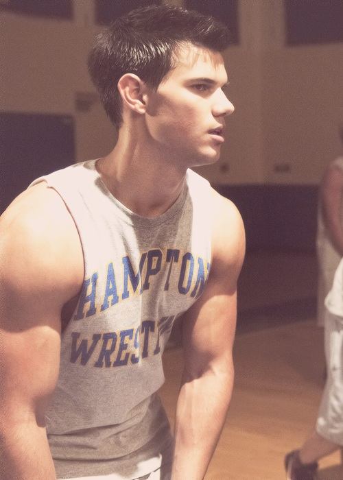 Taylor Lautner หล่อทุกมุม