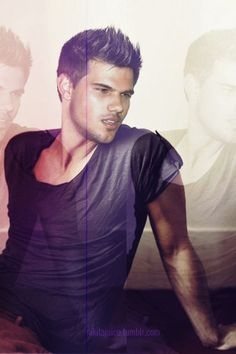 Taylor Lautner หล่อทุกมุม