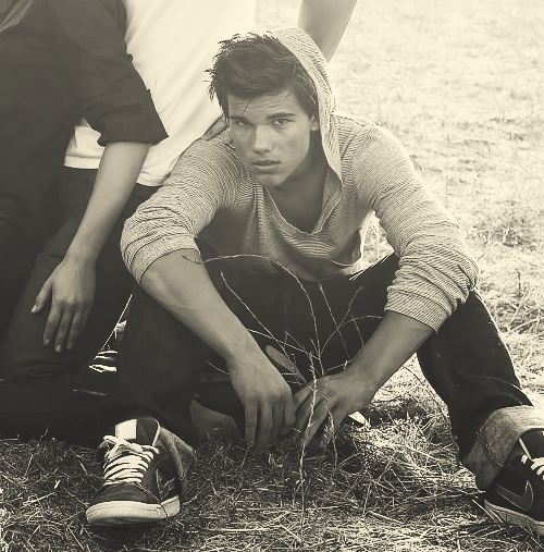 Taylor Lautner หล่อทุกมุม