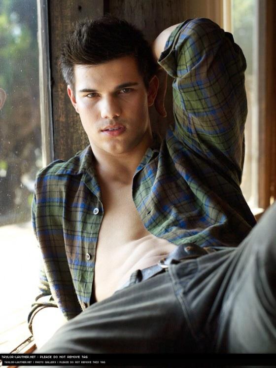 Taylor Lautner หล่อทุกมุม