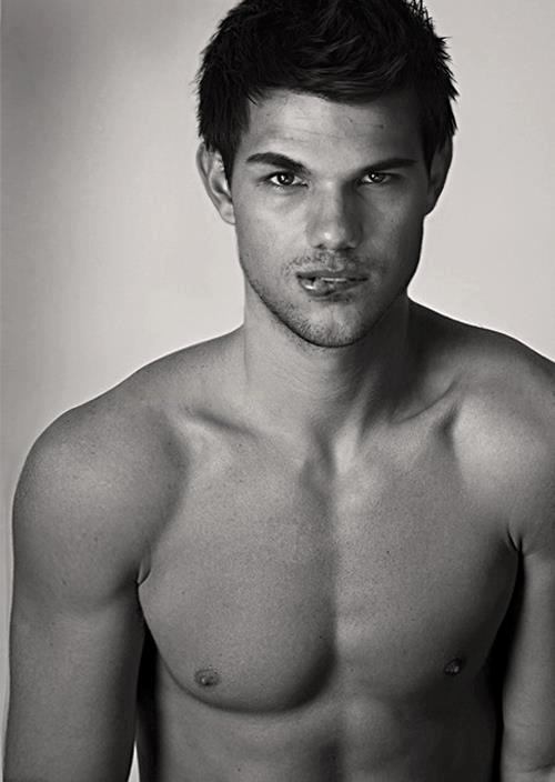 Taylor Lautner หล่อทุกมุม