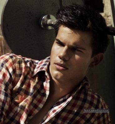 Taylor Lautner หล่อทุกมุม