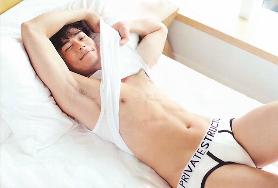 เอะอะๆก็โป๊ เอะอะๆก็โป๊