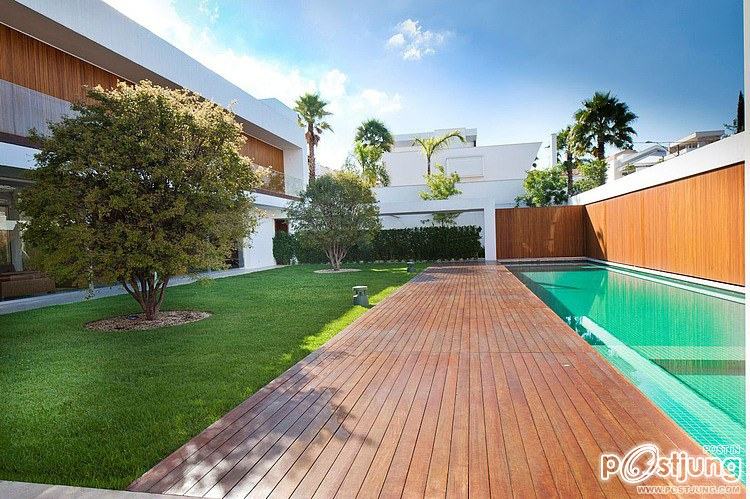 Urban Residence by Marcelo Sodr&eacute;