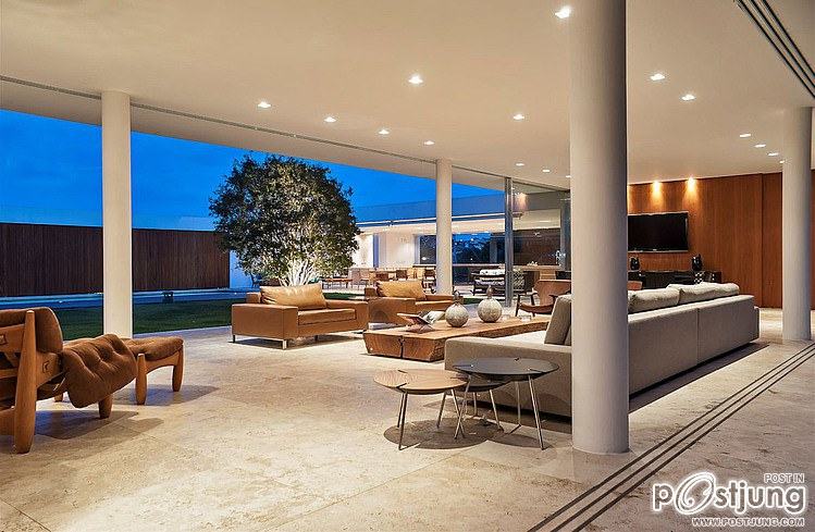 Urban Residence by Marcelo Sodr&eacute;