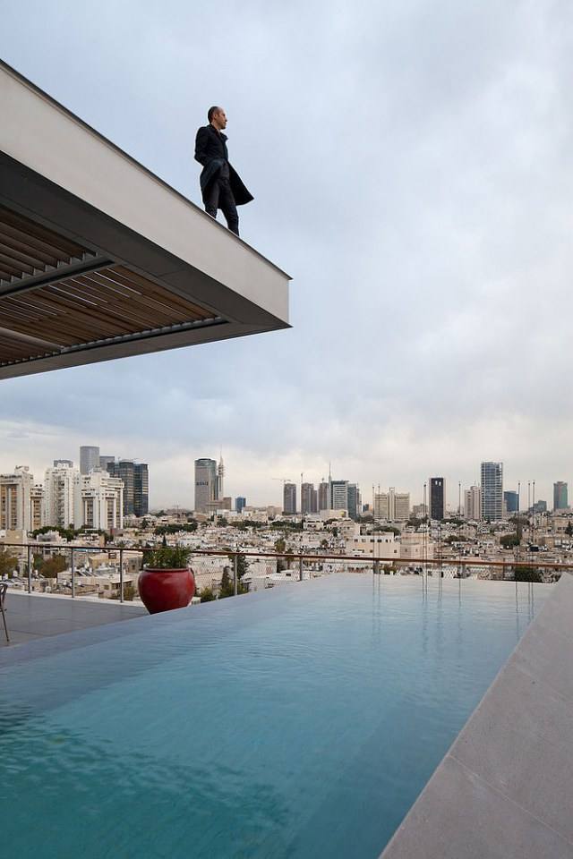 Antokolsky Penthouse by Pitsou Kedem Architects