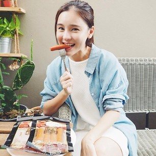 ดารากับ Bucher Schweinewurst