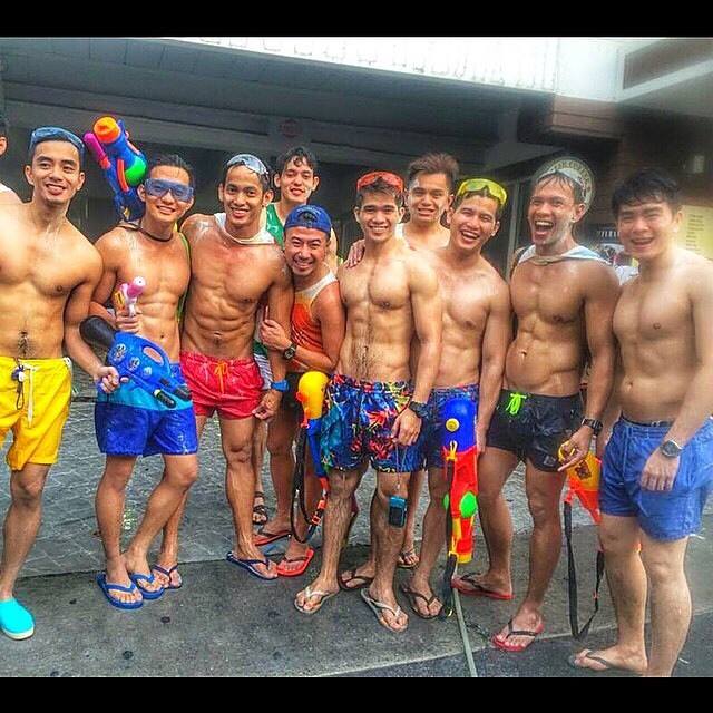 หนุ่มๆ เนื้อๆ แน่นๆ