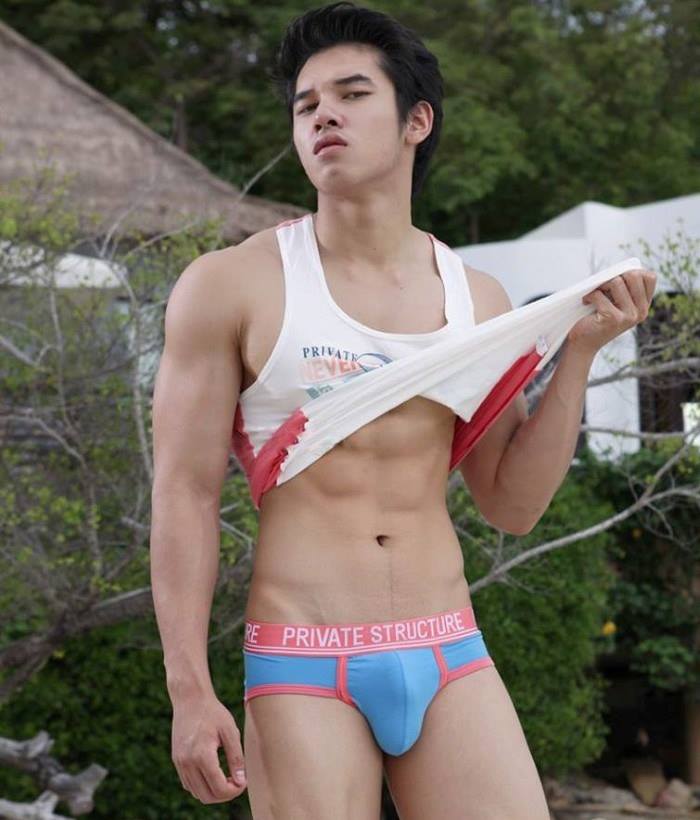 หนุ่มๆ เนื้อๆ แน่นๆ