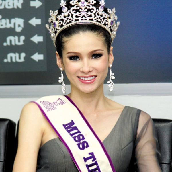 อันดับที่ 9 ได้แก่ น้องเจเล่ พรรณวิลาสมิสทิฟฟานี่ประจำปี 2555ผู้ติดตามเธอถึง 5,855 คน