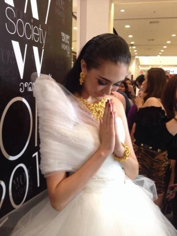 แอลลี่ พิมบงกช จันทร์แก้ว Miss Universe thailand 2014 สวยสะพรืงมากกก!!!!!