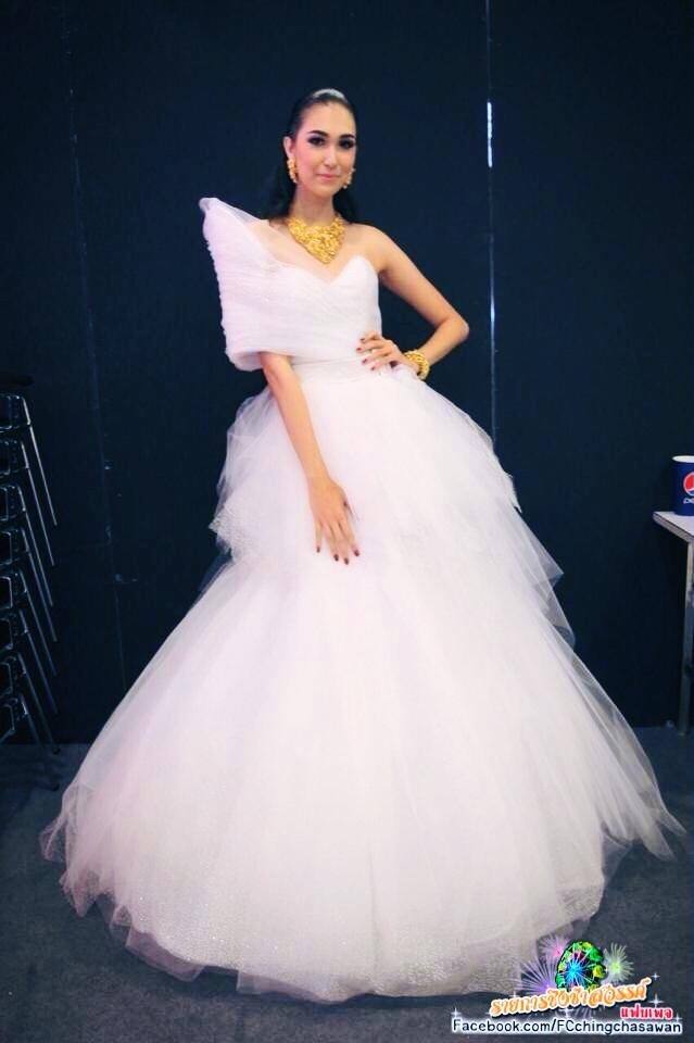 แอลลี่ พิมบงกช จันทร์แก้ว Miss Universe thailand 2014 สวยสะพรืงมากกก!!!!!