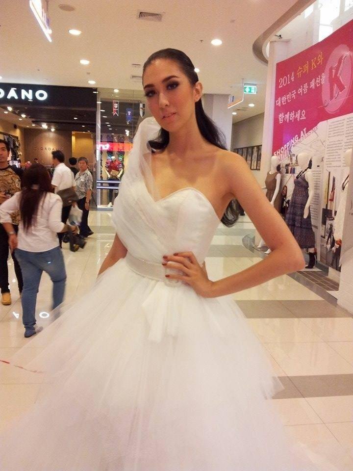 แอลลี่ พิมบงกช จันทร์แก้ว Miss Universe thailand 2014 สวยสะพรืงมากกก!!!!!