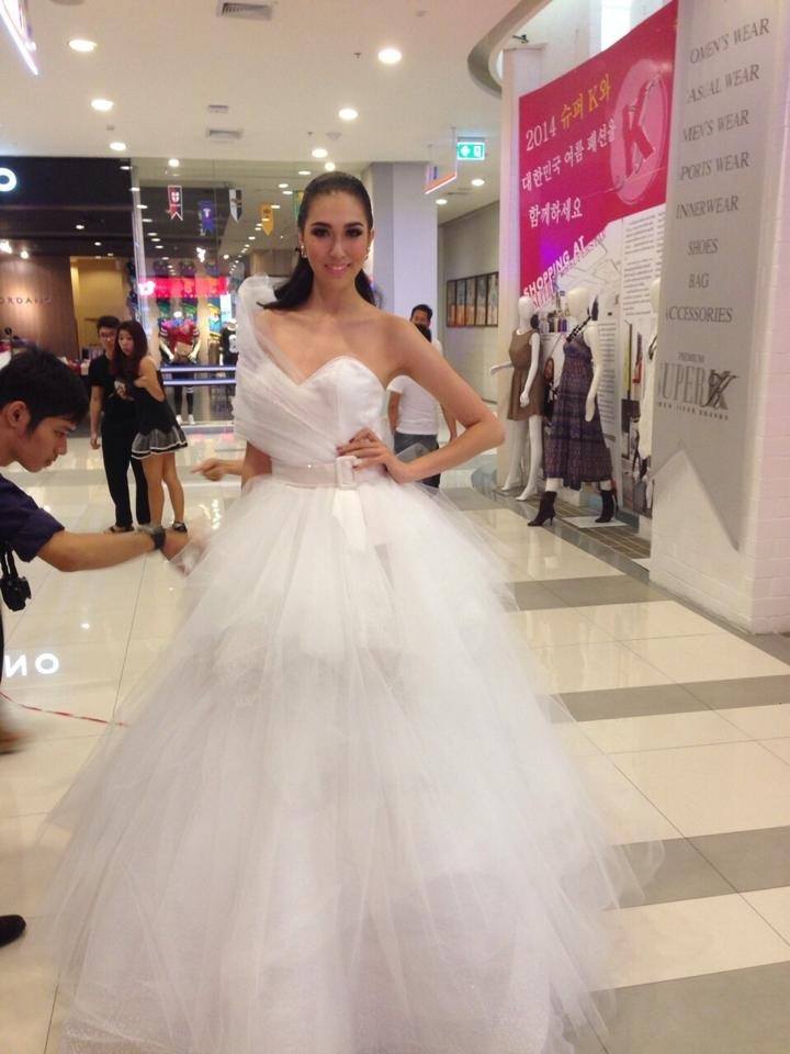 แอลลี่ พิมบงกช จันทร์แก้ว Miss Universe thailand 2014 สวยสะพรืงมากกก!!!!!
