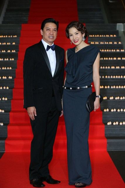 นุสบา แต่งกับคุณพุทธิพงษ์ ปุณณกันต์ นักการเมืองพรรคประชาธิปัตย์