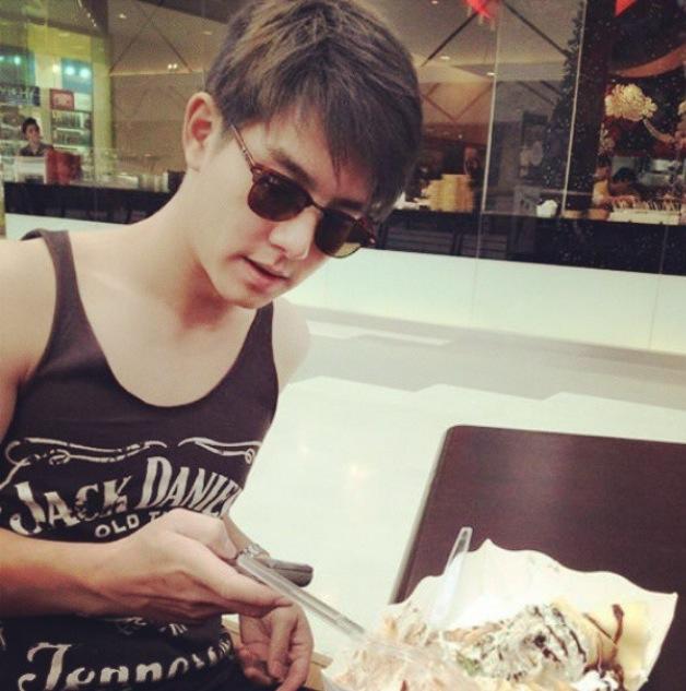 มีแฟนแล้วบ่นี่ ว่าชิไปสู่ขอบ่ทันเสียแล้ว คริๆ [ Joe Lims จ๊าโฟ ]