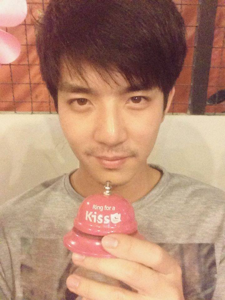 มีแฟนแล้วบ่นี่ ว่าชิไปสู่ขอบ่ทันเสียแล้ว คริๆ [ Joe Lims จ๊าโฟ ]