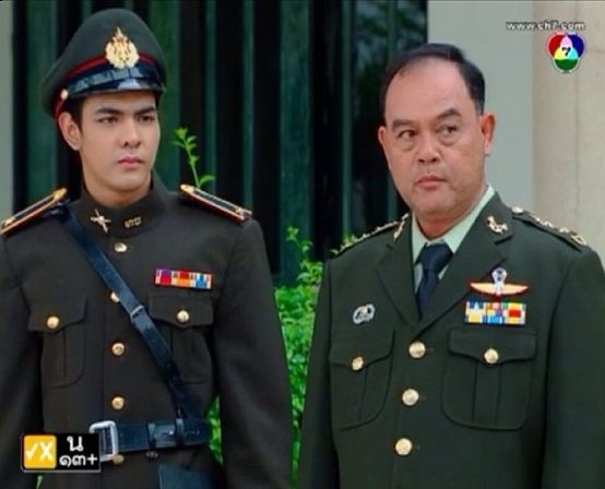 หนุ่มดาวรุ่งจากละครดัง