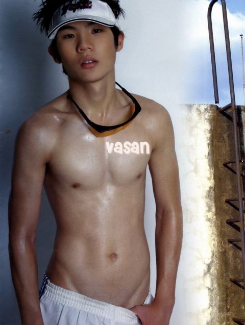 ยำใหญ่ใส่สารพัด.....