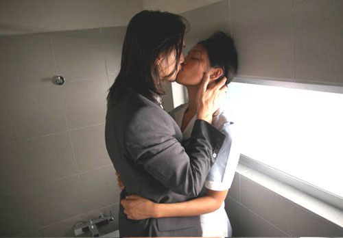 ผู้ชายคนนี้ เล่นหนังกี่ที ก็ ......ตลอด