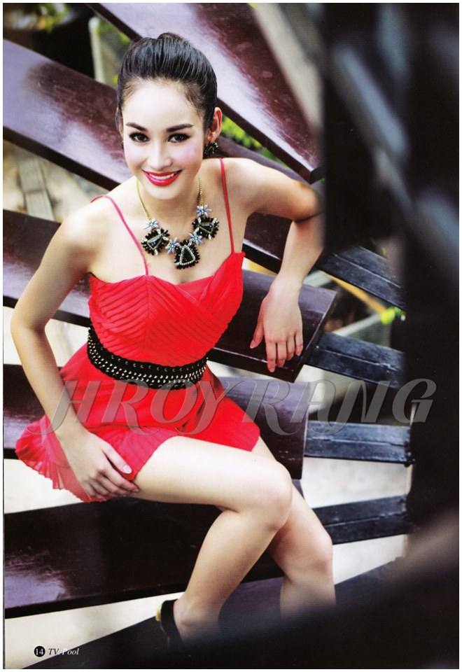 ภาพแฟชั่นสวยหรูแบบไทยๆ กับ นางเอกหน้าไทย"นาว ทิสานาฎ"