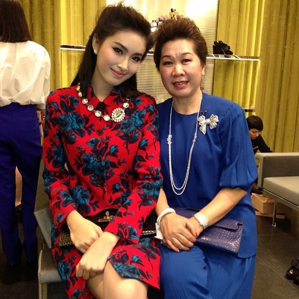 ปอย (POY) งามระดับเอเชีย