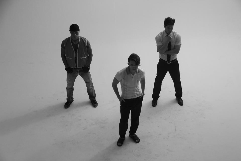 เบื้องหลัง mv เลียข้อศอก หล่อ ล่ำ ทั้ง 3 คนเลย
