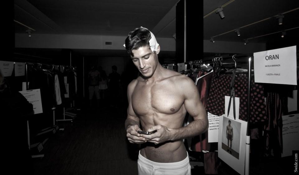 หลังเวทีแฟชั่นโชว์ Dolce&Gabbana SS15 Men's Set 1