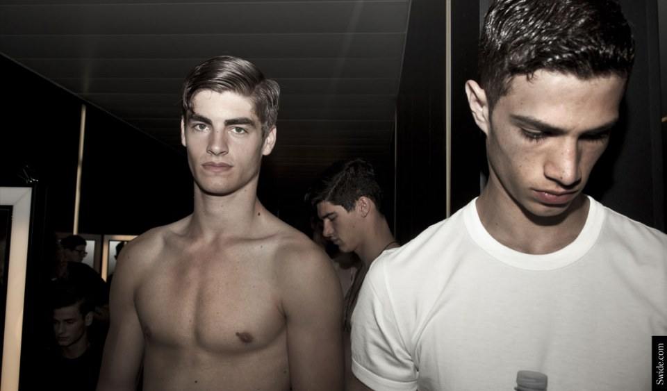 หลังเวทีแฟชั่นโชว์ Dolce&Gabbana SS15 Men's Set 1