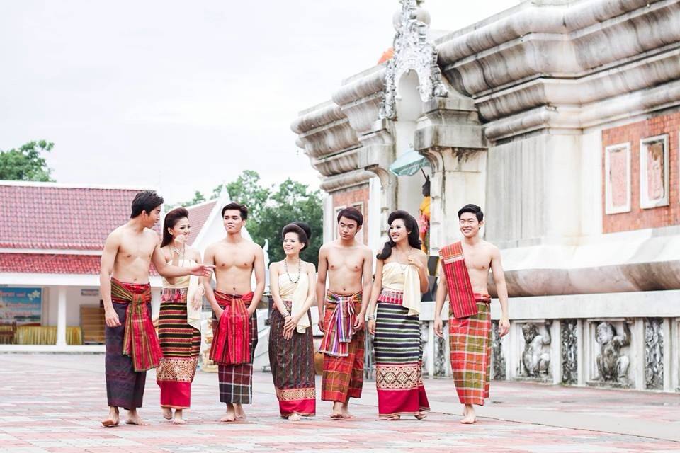 หนุ่มนาดูน ตักสิลานคร