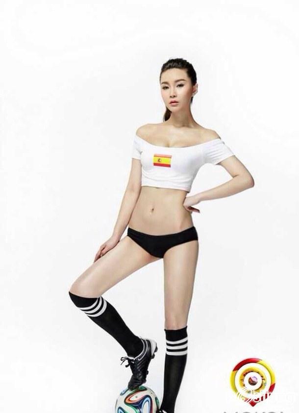 สาวหมวยกับบอลโลก