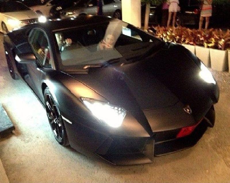 สวยรวยโครต อั้ม พัชราภา กับ lamborghini คันละ 35 ล้าน เบา ๆ