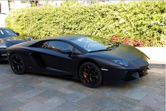 สวยรวยโครต อั้ม พัชราภา กับ lamborghini คันละ 35 ล้าน เบา ๆ