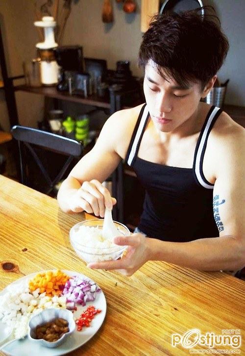 หาหนุ่มหล่อทำอาหารให้ทาน