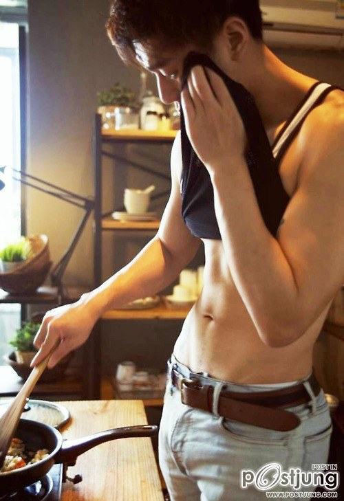 หาหนุ่มหล่อทำอาหารให้ทาน