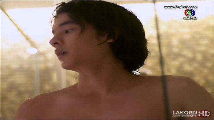 เพื่อน คณิน โชว์หุ่น..ขนาดกำลังกิน