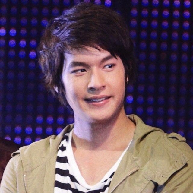 เพื่อน คณิน โชว์หุ่น..ขนาดกำลังกิน