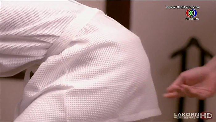 เพื่อน คณิน โชว์หุ่น..ขนาดกำลังกิน