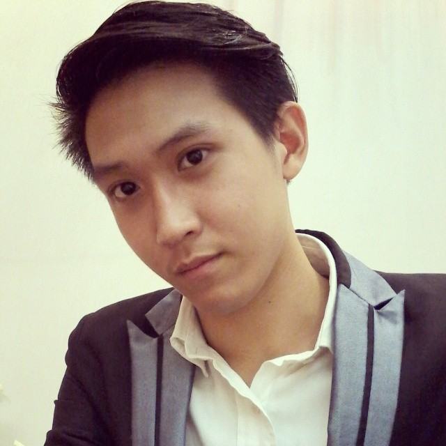 พี่คนนี้ใครกันครับ