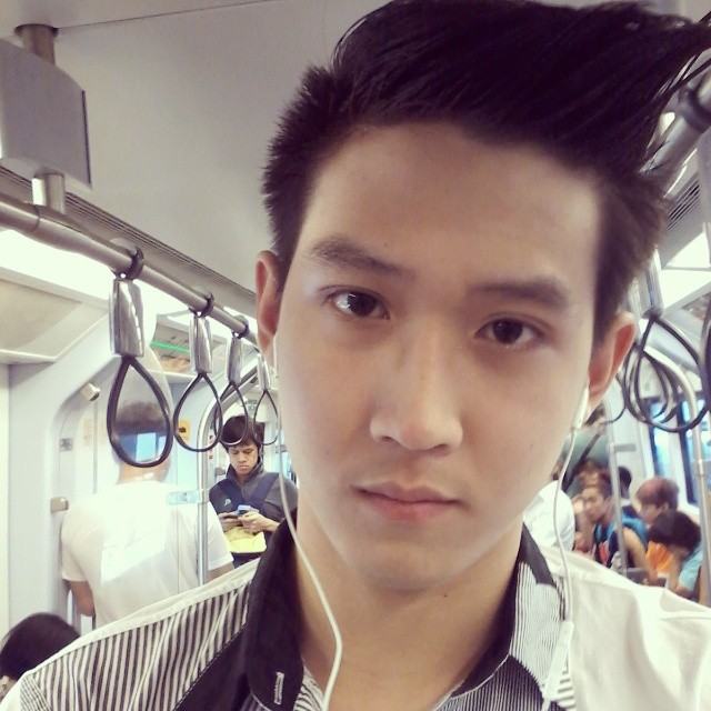 พี่คนนี้ใครกันครับ