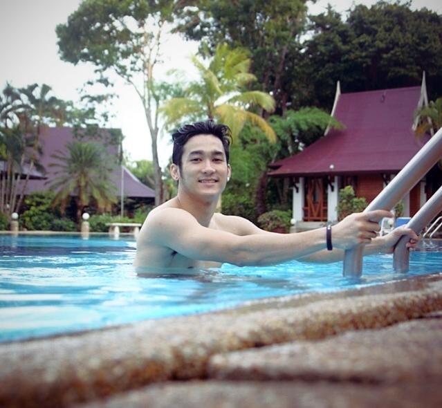 พี่เเชมป์ นักร้องนำวง SDF หุ่นเเช่บเวอร์
