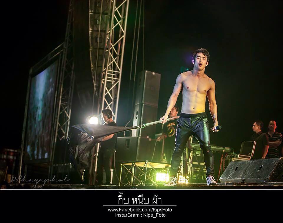 พี่เเชมป์ นักร้องนำวง SDF หุ่นเเช่บเวอร์