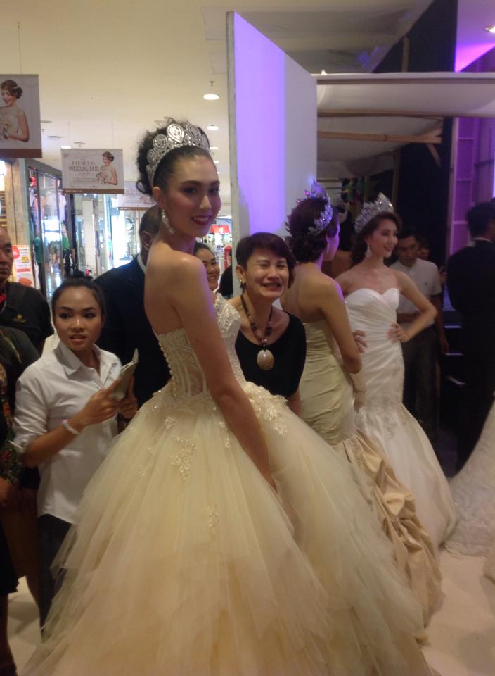 แอลลี่ Miss Universe Thailand 2014 จัดเต็ม